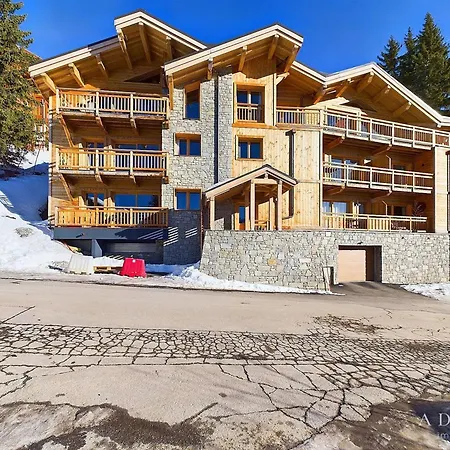 Apartment T4 Dernier Etage Avec Cheminee Et Parking Proche Pistes - Fr-1-398-678 *